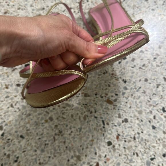 Lilly Pulitzer gold strappy sandal heels 9 - Picture 6 of 7